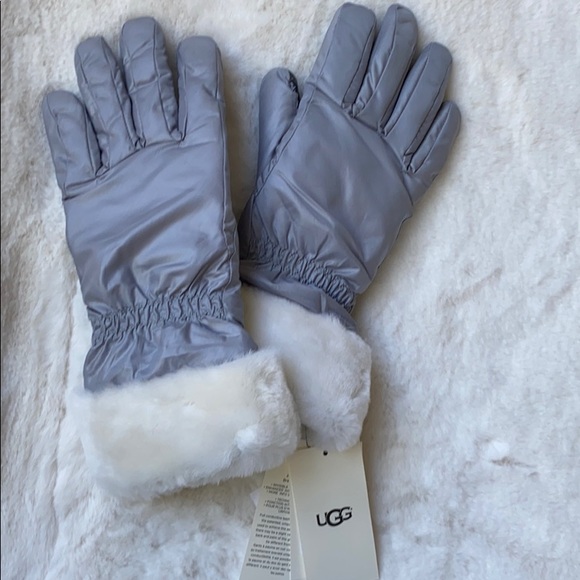 UGG Water Resistant Tech Smart Gloves - Picture 3 of 7